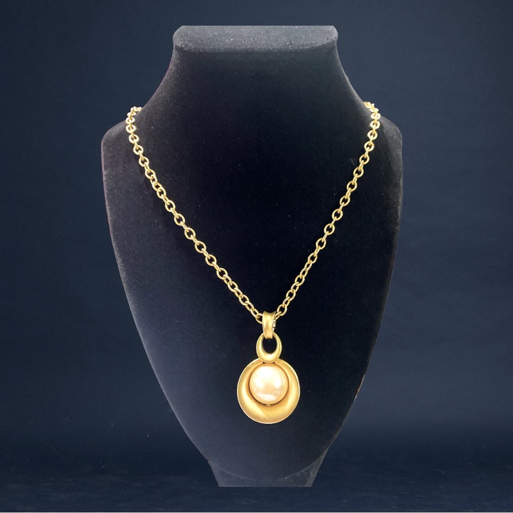 Vintage EXPRESS brushed gold link chain and Pearl pendant 36”